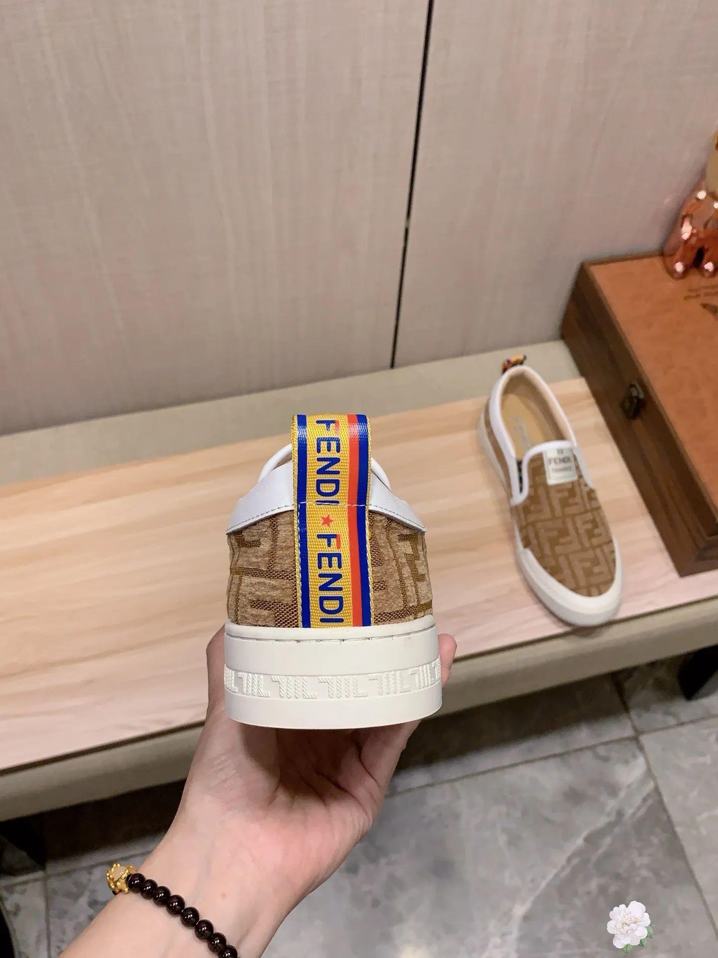 Men's men's shoes💰380💰💰🎩🎩[Lightning][Lightning] "FENDI*" The latest and most popular casual shoes, top brand [Seduce] luxury~purchase, top~quality. [Strong] The upper is made of imported breathable cloth fabric with cowhide material ➕ breathable sheepskin feet (•) and fine workmanship. The original stylish and stylish soft rubber wear-resistant and non-slip outsole is light and comfortable on the feet. The real thing looks better when photographed. No. 2291: code: 38-44, 3️⃣ colors selected